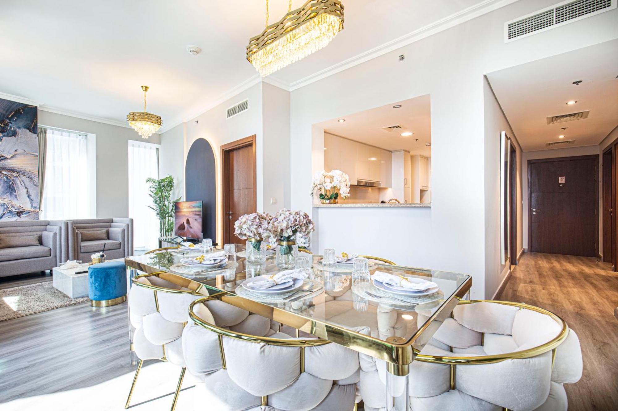 Апартаменты Magnificent 3 Bedroom Luxury With Burj Khalifa View *