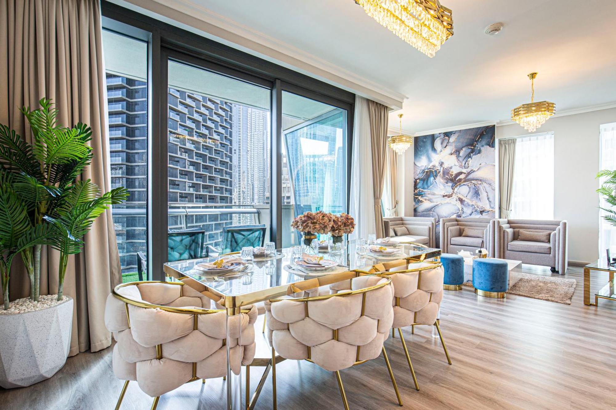 Magnificent 3 Bedroom Luxury With Burj Khalifa View *